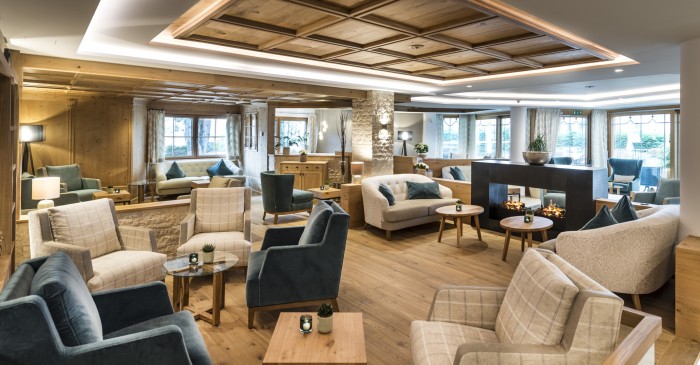 Lounge & Bar Bereich im 4 Sterne S Hotel Sonnbichl bei Meran