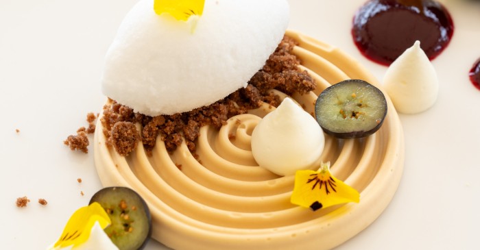 Köstliche Desert Kreation im 4 Sterne S Gourmet Hotel Sonnbichl bei Meran